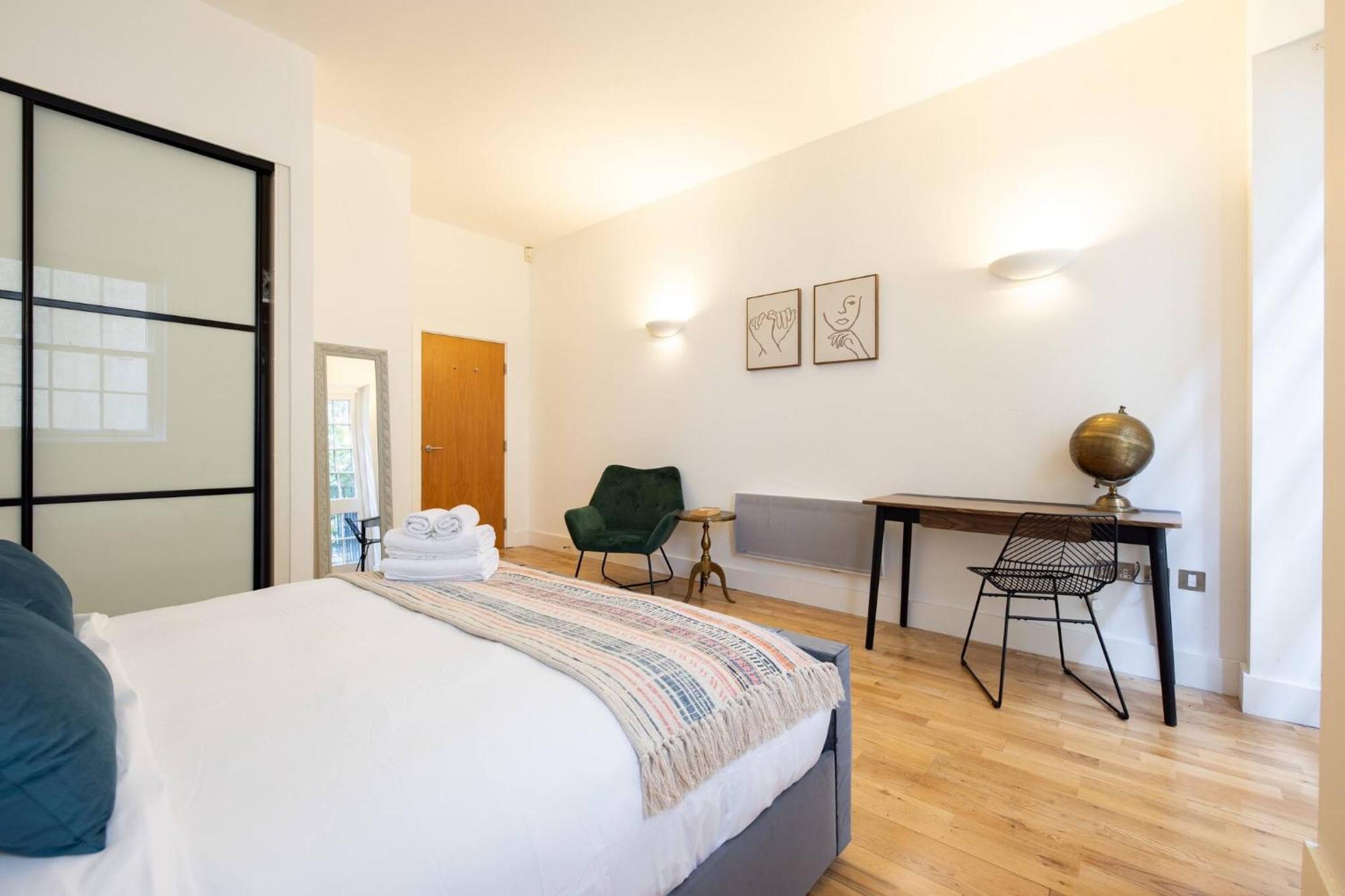 Wild Roses Serviced - Angel Apartament
