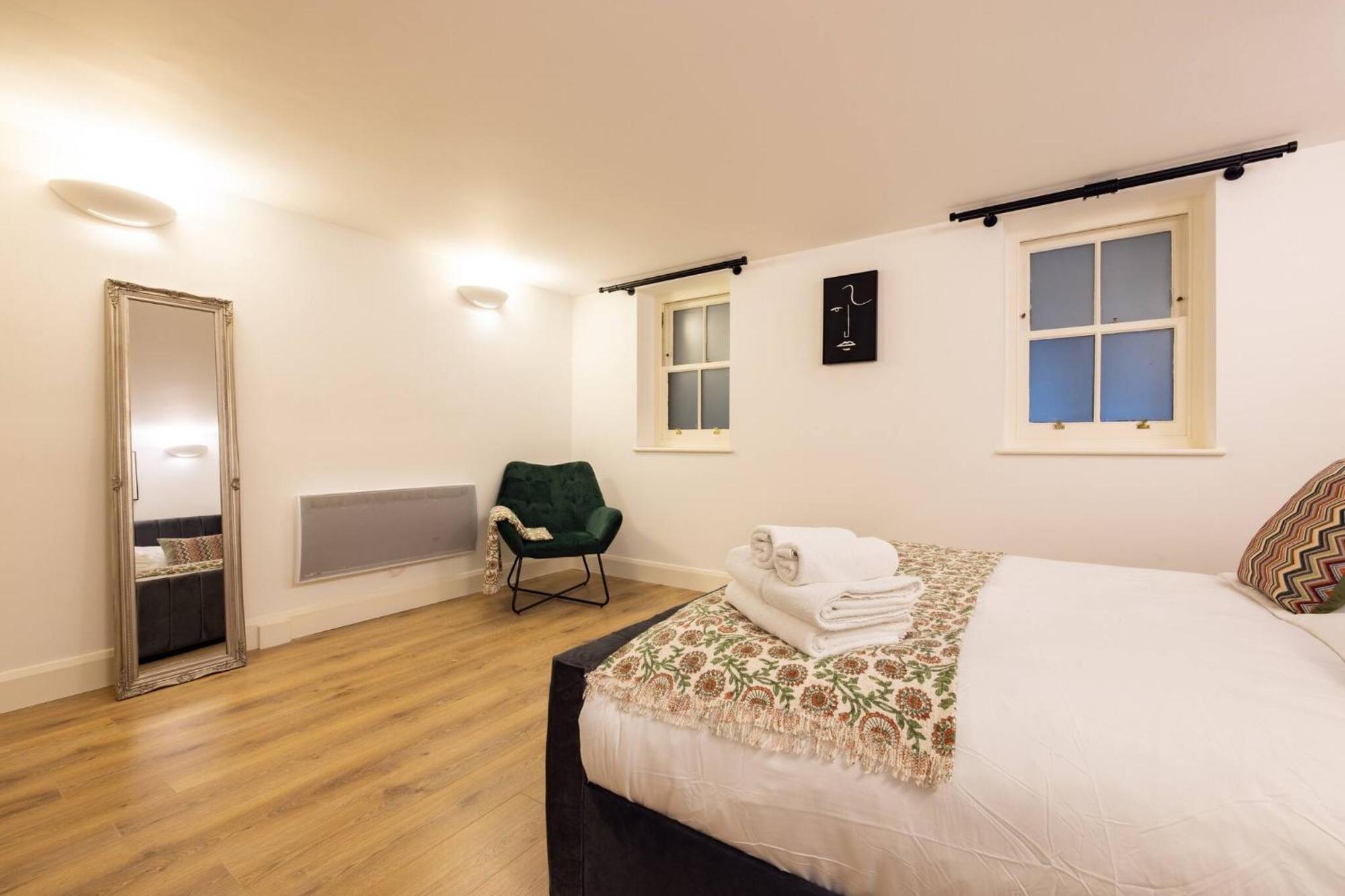 Wild Roses Serviced - Angel Apartament *