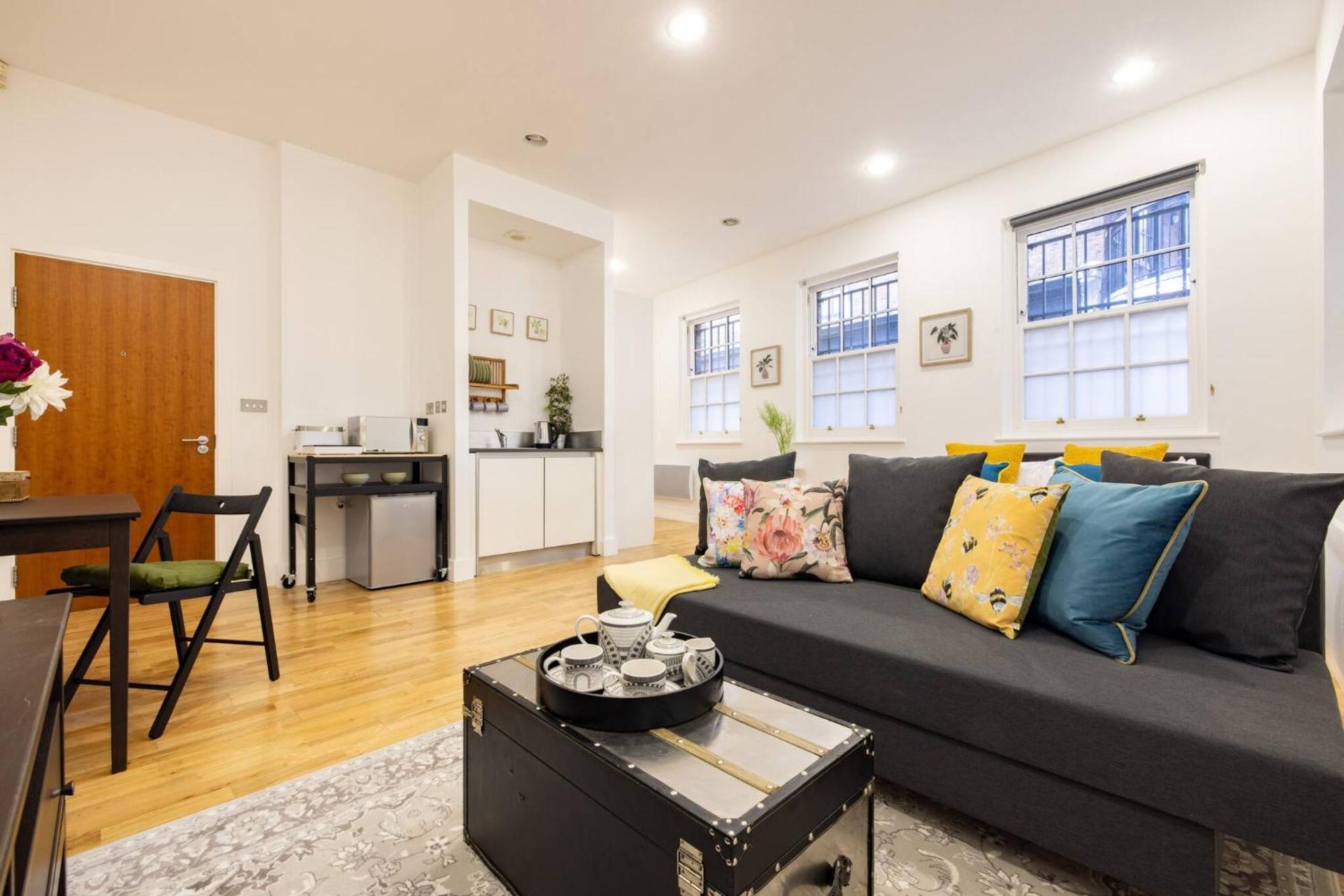 Wild Roses Serviced - Angel Apartament *